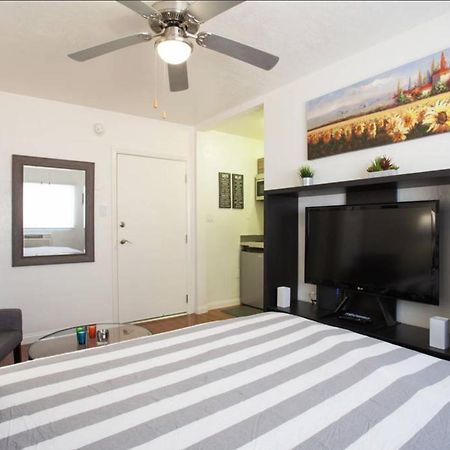 Hollywood Deluxe Suites Λος Άντζελες Εξωτερικό φωτογραφία